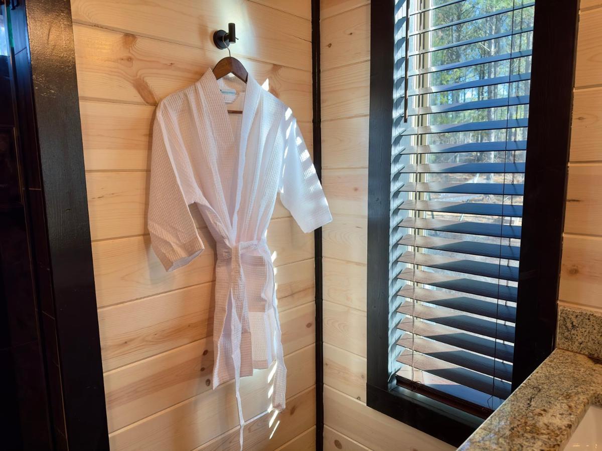بروكن بو New Luxury Cabin, Hot Tub, Forest Views,Hotel Style Amenities المظهر الخارجي الصورة